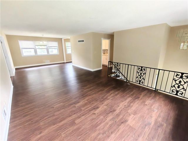 3900 S Hands Street, Independence, MO 64055
