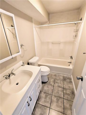 3900 S Hands Street, Independence, MO 64055