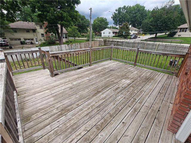 3900 S Hands Street, Independence, MO 64055
