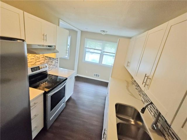 3900 S Hands Street, Independence, MO 64055