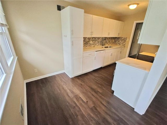 3900 S Hands Street, Independence, MO 64055