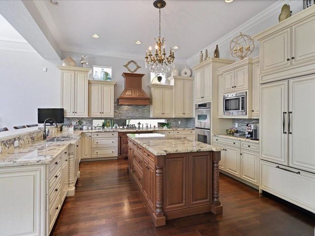 10596 Versailles Boulevard, Wellington, FL 33449