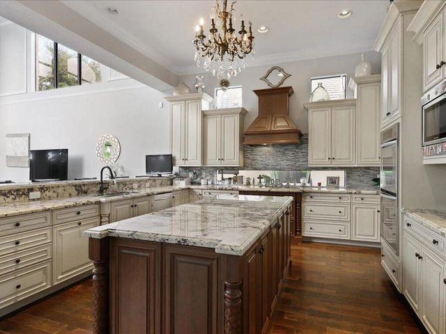 10596 Versailles Boulevard, Wellington, FL 33449