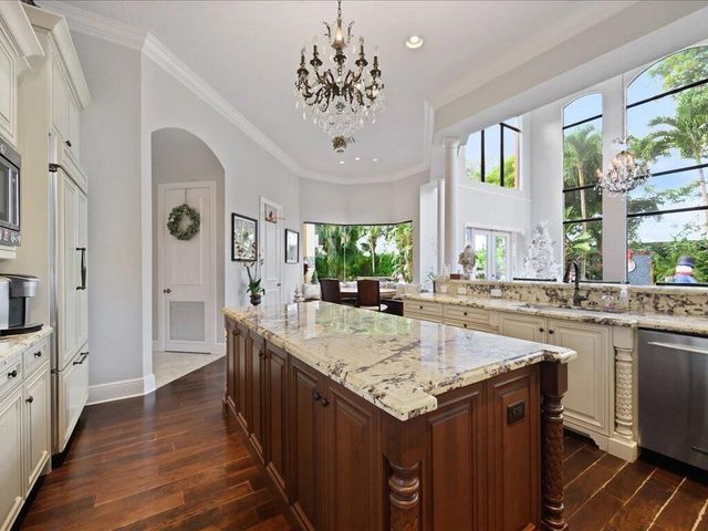 10596 Versailles Boulevard, Wellington, FL 33449