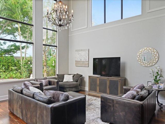 10596 Versailles Boulevard, Wellington, FL 33449