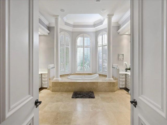 10596 Versailles Boulevard, Wellington, FL 33449