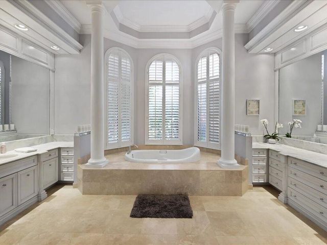 10596 Versailles Boulevard, Wellington, FL 33449