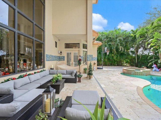 10596 Versailles Boulevard, Wellington, FL 33449