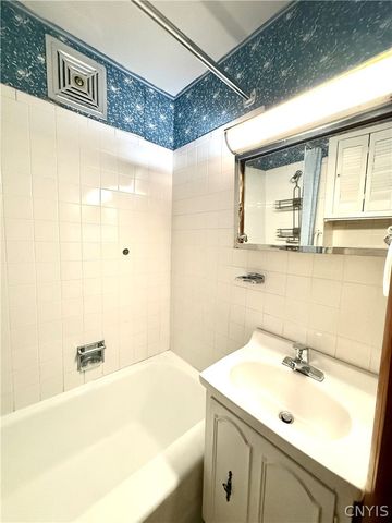 65 Perry Street, Auburn, NY 13021