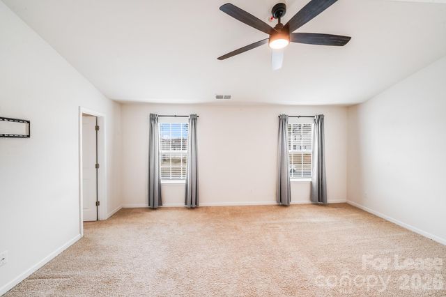 7411 Foxgate Circle, Charlotte, NC 28215