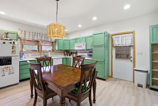 105 W North C Street, Gas City, IN 46933