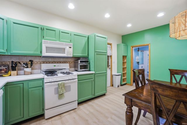 105 W North C Street, Gas City, IN 46933