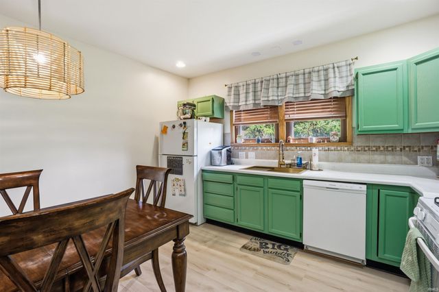 105 W North C Street, Gas City, IN 46933