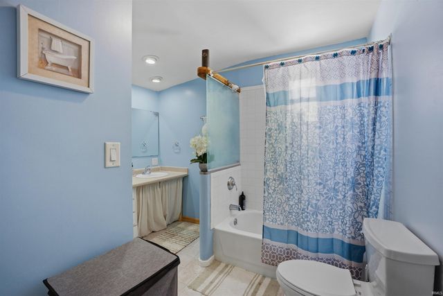 105 W North C Street, Gas City, IN 46933