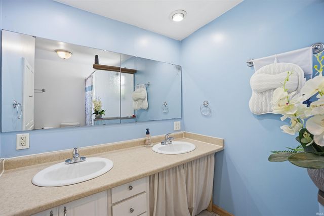 105 W North C Street, Gas City, IN 46933