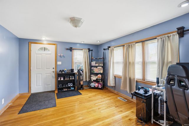 105 W North C Street, Gas City, IN 46933