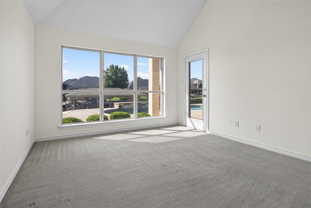2612 Waters Edge Drive, Granbury, TX 76048