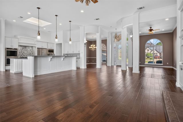 2612 Waters Edge Drive, Granbury, TX 76048