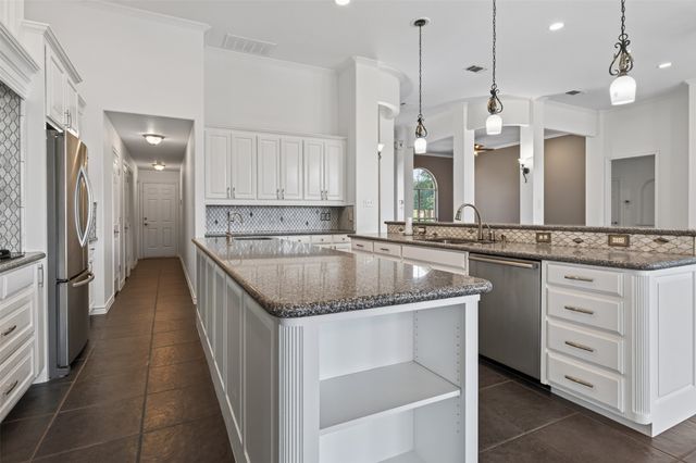 2612 Waters Edge Drive, Granbury, TX 76048