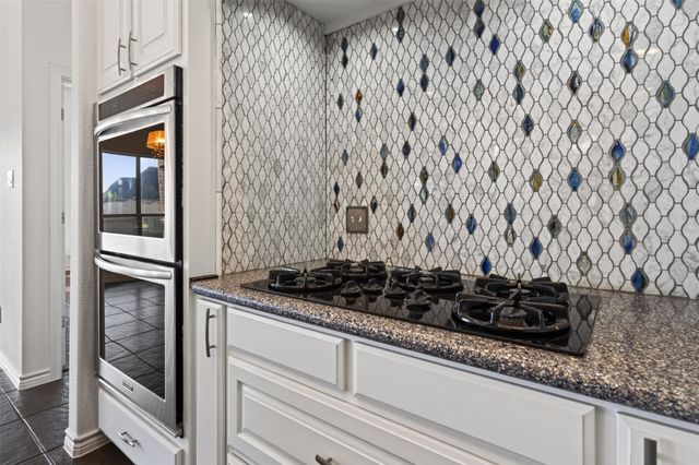 2612 Waters Edge Drive, Granbury, TX 76048