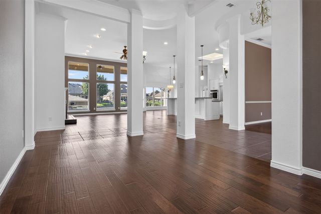 2612 Waters Edge Drive, Granbury, TX 76048