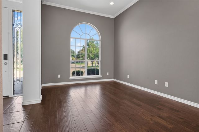 2612 Waters Edge Drive, Granbury, TX 76048