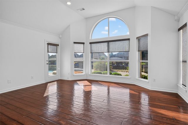 2612 Waters Edge Drive, Granbury, TX 76048