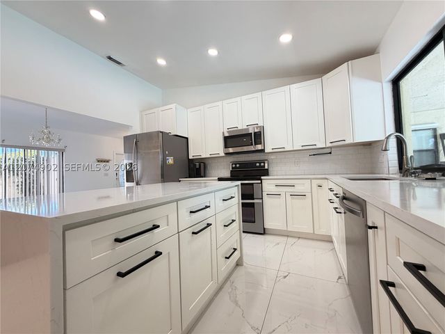 20888 Sugarloaf Ln 20888, Boca Raton, FL 33428