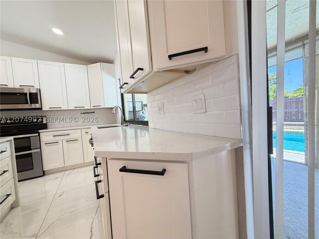 20888 Sugarloaf Ln 20888, Boca Raton, FL 33428