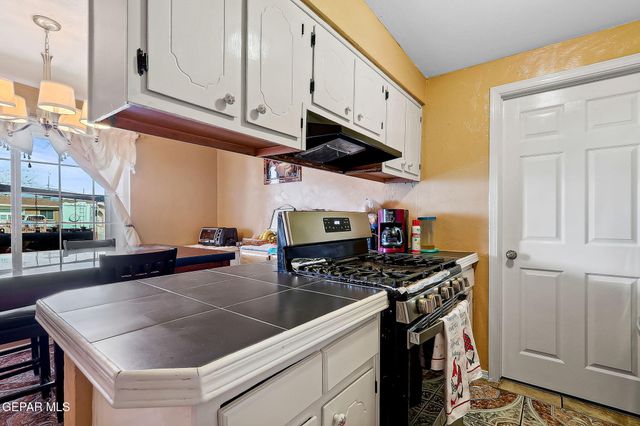 320 MIRASOL Drive, El Paso, TX 79907