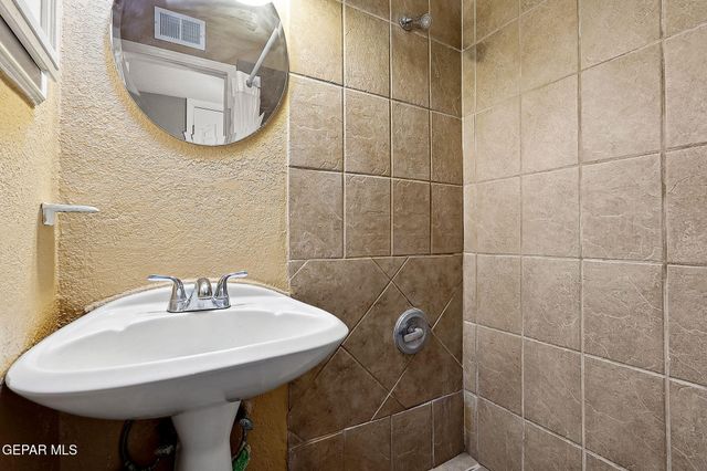 320 MIRASOL Drive, El Paso, TX 79907