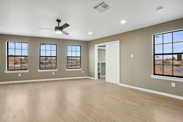 320 MIRASOL Drive, El Paso, TX 79907