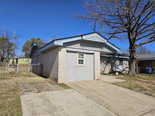 1305 Juniper Circle, Midwest City, OK 73110