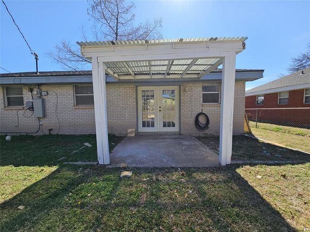 1305 Juniper Circle, Midwest City, OK 73110