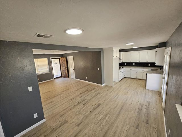 1305 Juniper Circle, Midwest City, OK 73110