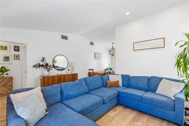 25916 Pueblo, Valencia, CA 91355