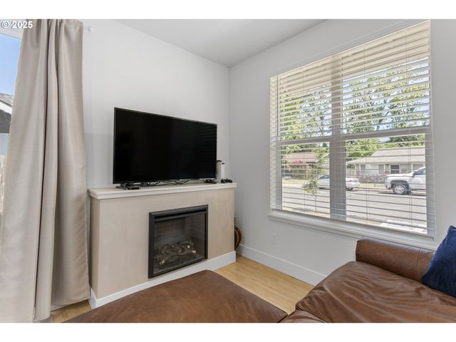 7557 N GILBERT Ave, Portland, OR 97203