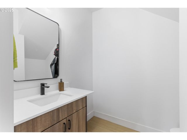 7557 N GILBERT Ave, Portland, OR 97203