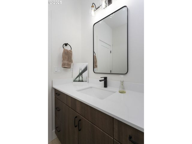 7557 N GILBERT Ave, Portland, OR 97203