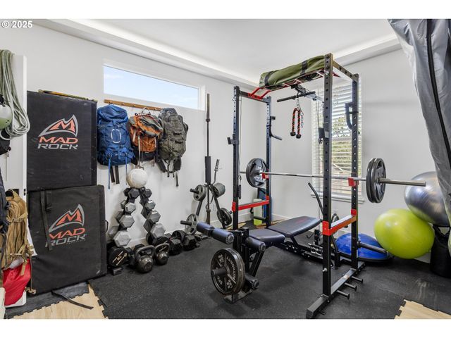 7557 N GILBERT Ave, Portland, OR 97203