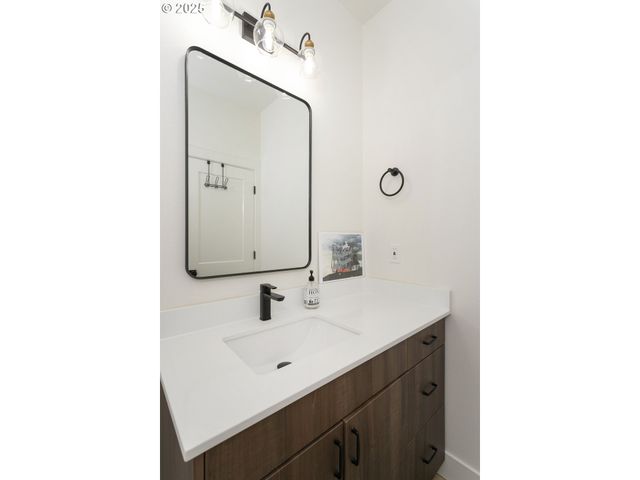 7557 N GILBERT Ave, Portland, OR 97203