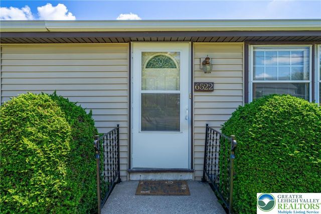 6522 Sullivan Trail, Plainfield Twp, PA 18091