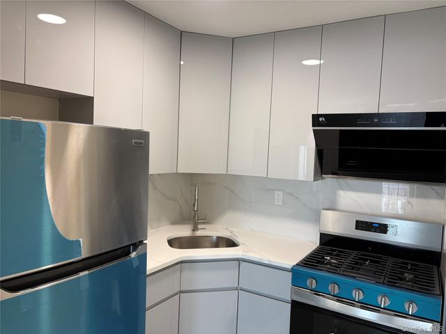 41-35 67th Street 6C, Woodside, NY 11377