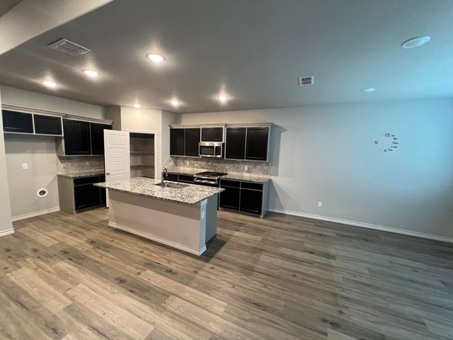 816 N 3rd Street, Wolfforth, TX 79382