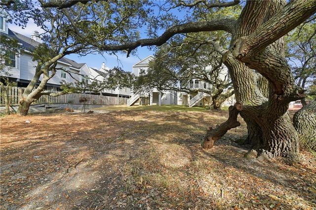 861 Little Bay AVE, Norfolk, VA 23503