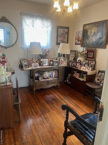 9432 86 Avenue, Woodhaven, NY 11421