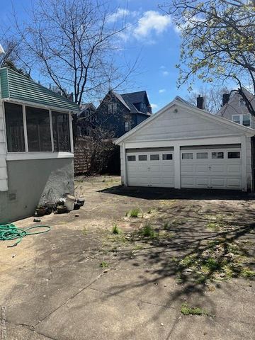 9432 86 Avenue, Woodhaven, NY 11421
