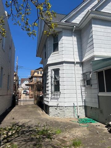 9432 86 Avenue, Woodhaven, NY 11421