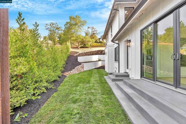 1362 Sunset Loop, Lafayette, CA 94549