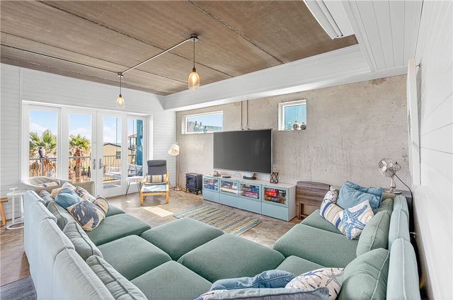 3303 On The Beach Dr, Port Aransas, TX 78373